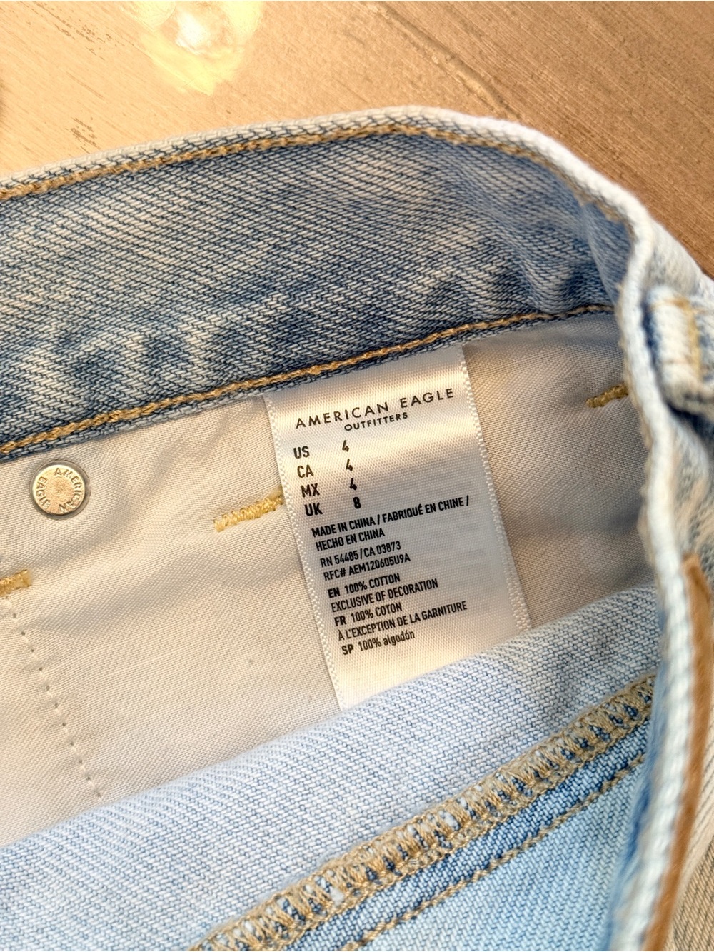 American Eagle Mom Shorts Distressed Hi Rise Size 4 - Picture 7 of 10